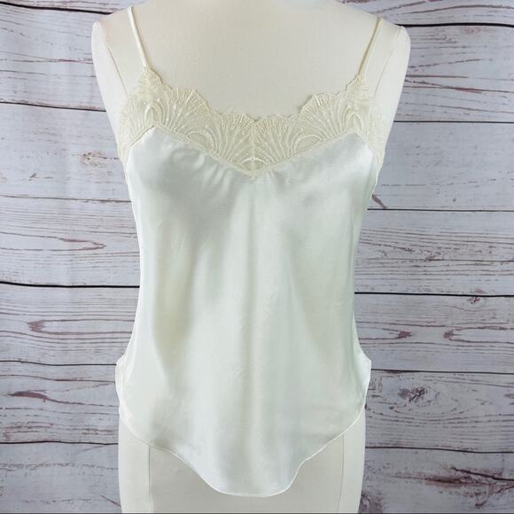 Victoria's Secret Tops - Victoria's Secret vintage ivory camisole lace